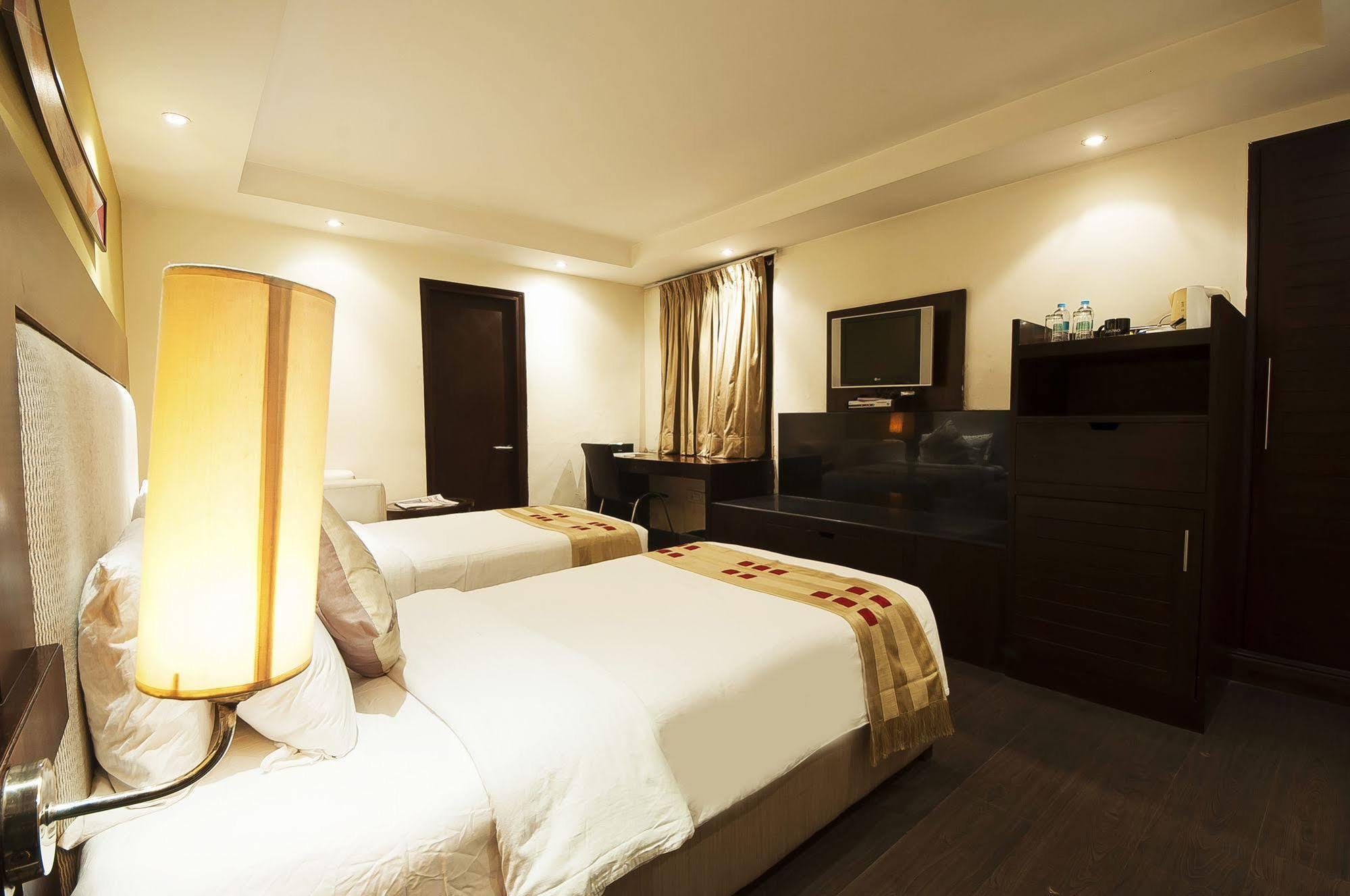 Jukaso Inn Pragati Maidan ニューデリー エクステリア 写真